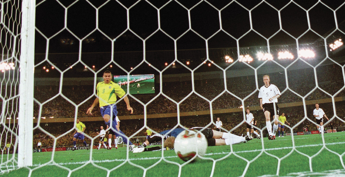 WEDGE SALAD DAYS
Battling back from two knee injuries, Ronaldo (wearing his half-haircut) scored both goals in the 2002 World Cup final in Yokohama.
